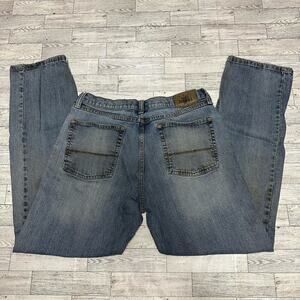Wrangler Originals | Distressed Straight Jeans | Light Blue | 33X32